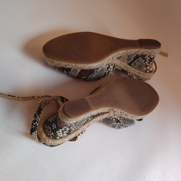 Victoria's Secret Snake Skin Wedges 7.5 Beach Wedding Shoes - Picture 5 of 5